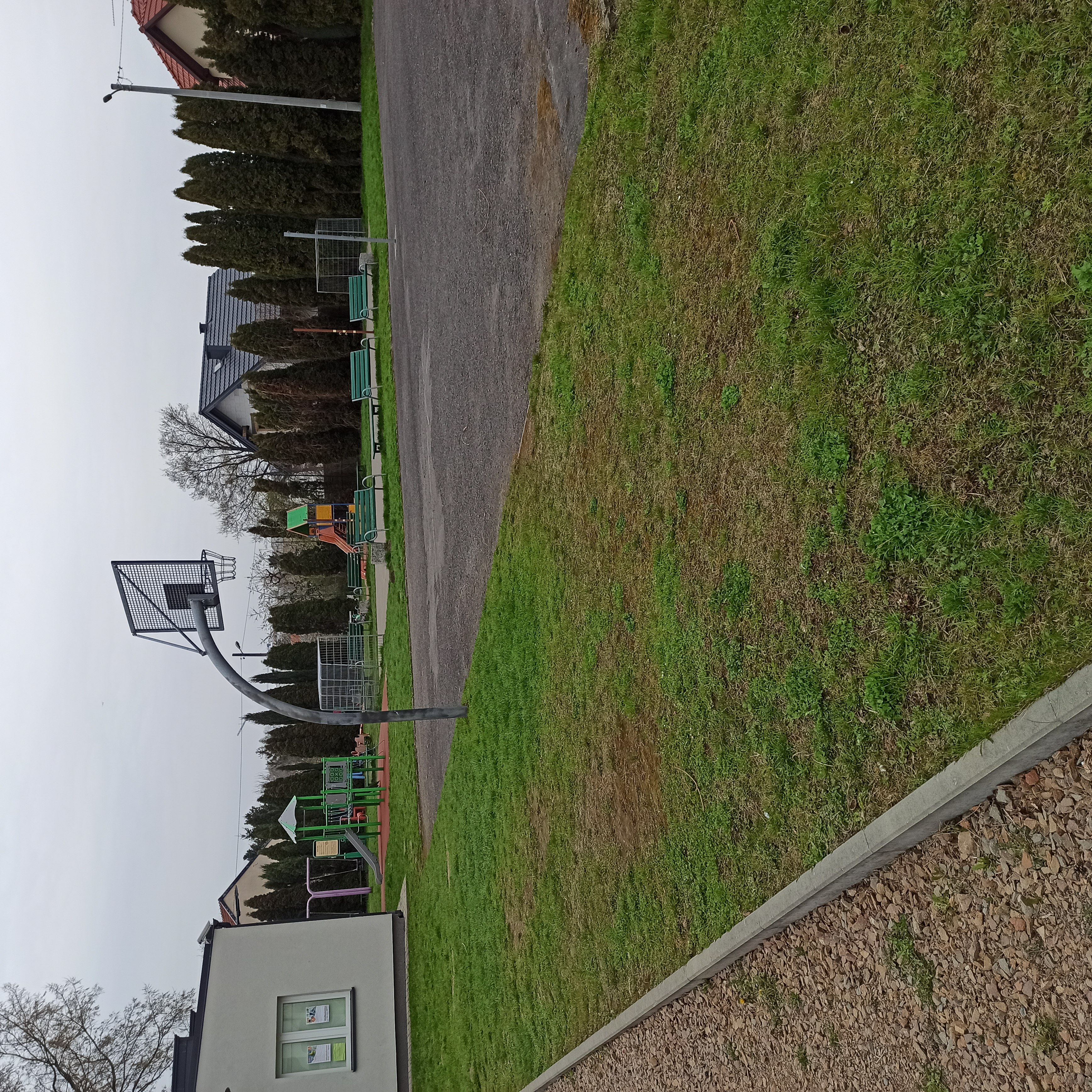 Plac zabaw oraz boiska przy Klubie Dukat  ul. Styczna 1 w Krakowie zostały objęte zarzadem jednostki miejskiej – Zarząd Zieleni Miejskiej w Krakowie. Uzupełniając listę  OGRÓDKÓW JORDANOWSKICH  będących w zasobach i zarządzanych przez w/w Instytucję na terenie Miasta Krakowa.